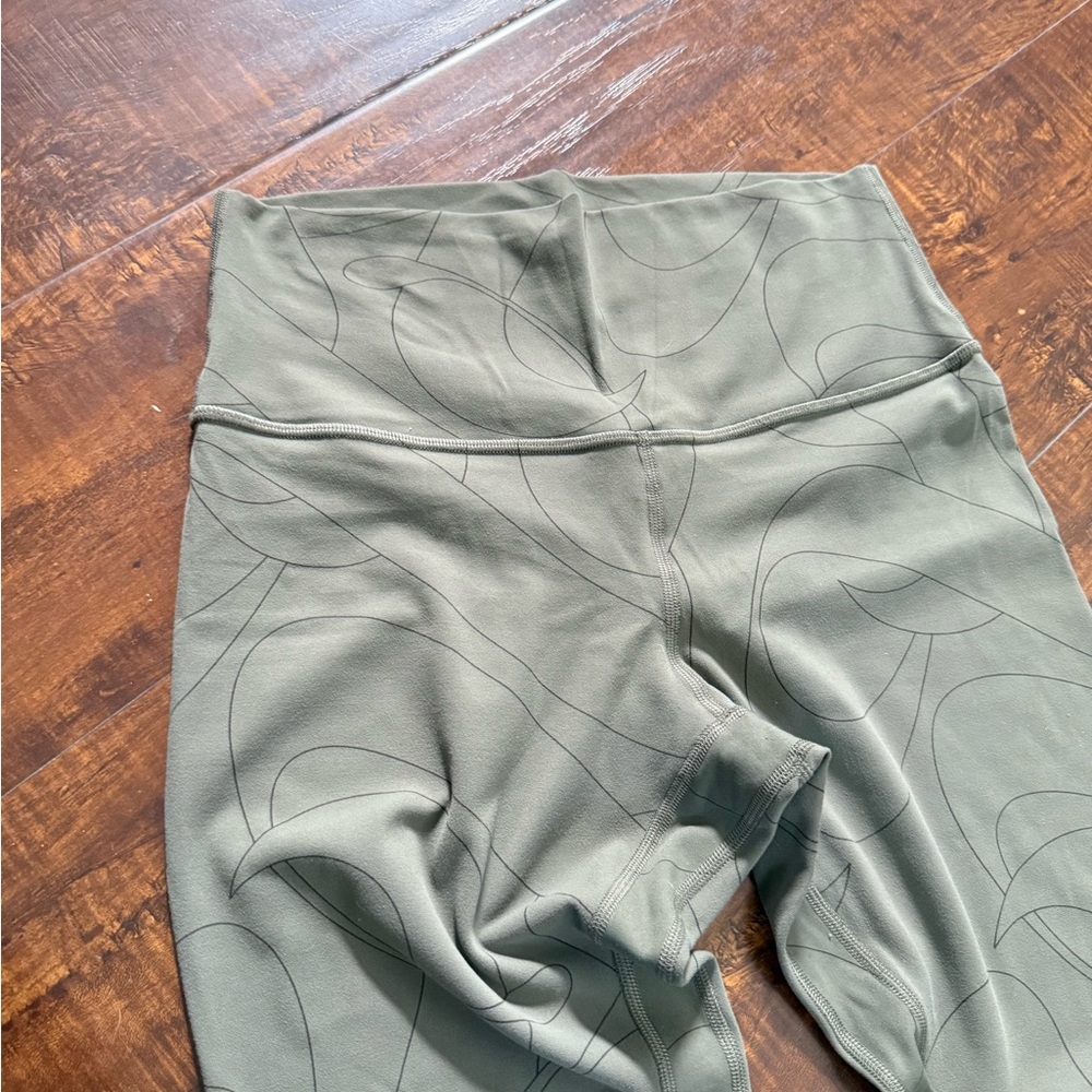 lululemon Align High Rise Crop 23” Scripted Yogo Army Green/Dark Oliv - Picture 3 of 5